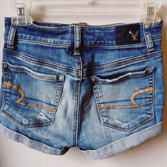 Medium Wash AE hi rise denim jean shorts! :) - Picture 2 of 4